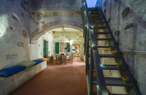 Monopari Maison | Moundros 1620 Venetian Residence
