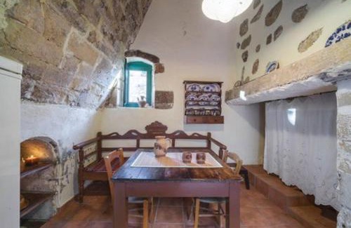 Monopari Maison | Moundros 1620 Venetian Residence