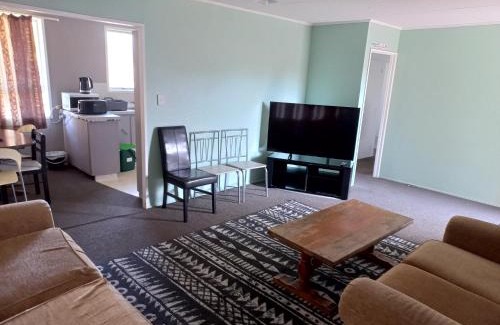 Mount Maunganui Maison | Mount Budget Accommodation