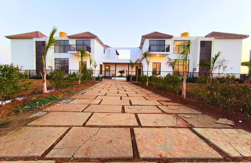 Igatpuri Villa | Mount Lake Villa Resort - Aayana Holidays