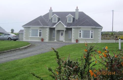 Watch House Village Maison | Mount Leinster View