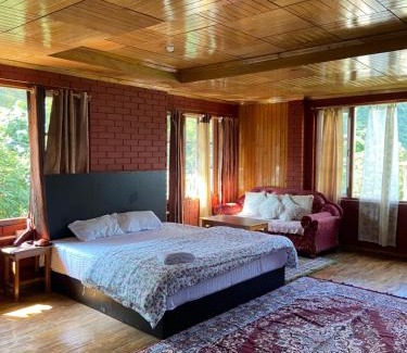 Pelling Maison | Mountain Buddies