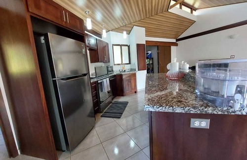 Ciudad Cortes Maison | Mountain Bunglow w/private pool - minutes from beaches, restaurants & waterfalls