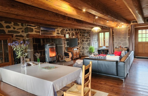 Murat Maison | Buron de montagne au cœur des Monts du Cantal