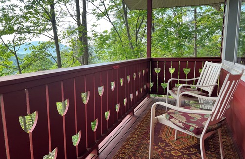 Kenilworth Cabine | Asheville Swiss Chalets - Chalet Interlaken