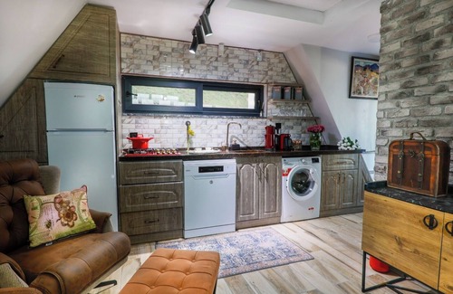 Kartepe Station Balnéaire | Mountain Cottage Havuzlu Dağ Evi/ Eşmeahmediye