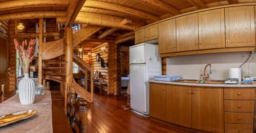 Karpenisi Chalet De Ski | Mountain Escape Chalet