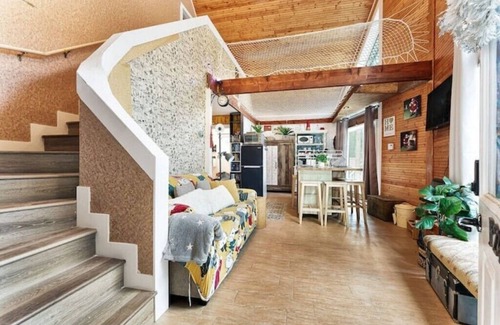 Sunshine Valley Cabine | Mountain Escape Lodge with Sauna