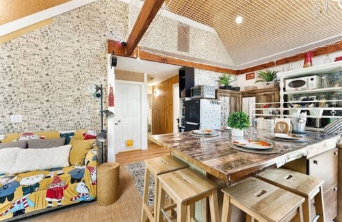 Sunshine Valley Cabine | Mountain Escape Lodge with Sauna