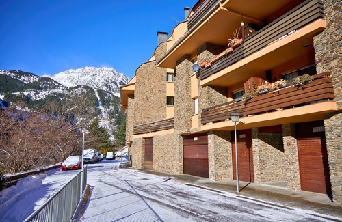 Mas de Ribafeta Appartement | Joyau de Montagne I Duplex avec Vues et Ski