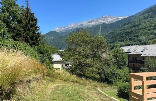 Allemond Appartement | Mountain Gite Jasper for Cycle and Ski - 7 people