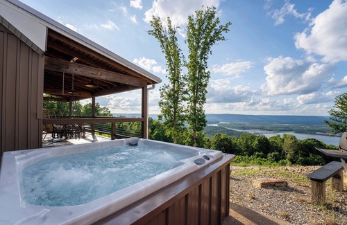 Bryant Cabine | NOUVELLE CABINE! PISCINE INTÉRIEURE! ÉTONNANT! HOTTUB, CHEMINÉE, FIREPIT Chatt TN 21 Miles