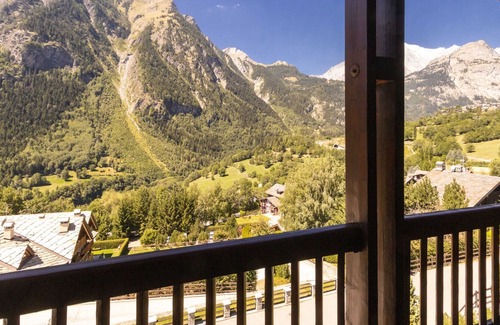 Pallusieux Appartement | MOUNTAIN HOLIDAYS Roomy & Comfy Panoramic Apt x5