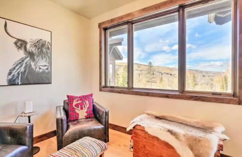 Silverthorne Cabine | Mountain home w/hiking access in tranquil Silverthorne with WiFi.