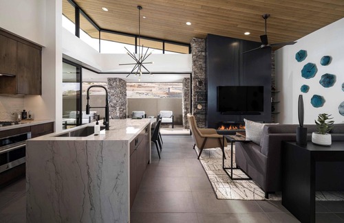 Goldie Brown Pinnacle Peak Ranch Cabine | Mountain House Lodge at Sereno Canyon
