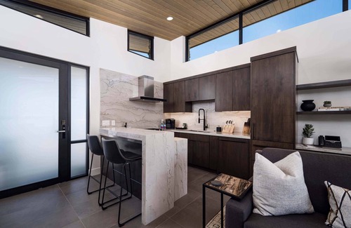Goldie Brown Pinnacle Peak Ranch Cabine | Mountain House Lodge at Sereno Canyon