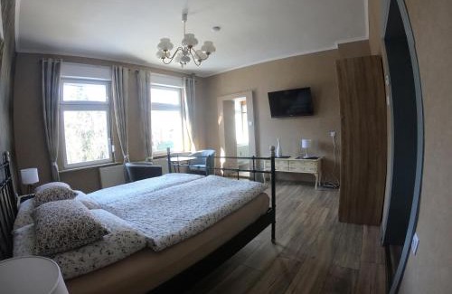 Guentersberge Appartement | Mountain Lake View