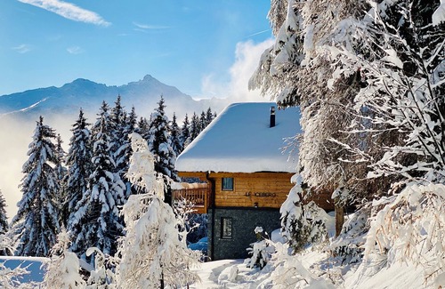 Heremence Chalet De Ski | Quality Mountain Lodge with in-house Sauna. Ski. Hike, MTB. Close to Skilift.