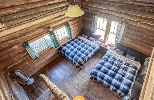 Collbran Autre | Mountain Made- Main Cabin