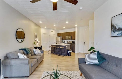 Draper Appartement | Mountain Oasis | 24 Hr Gym | Central | Hot Tub