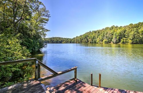 Mountain Rest Maison | Mountain Rest Cottage with Gas Fireplace!