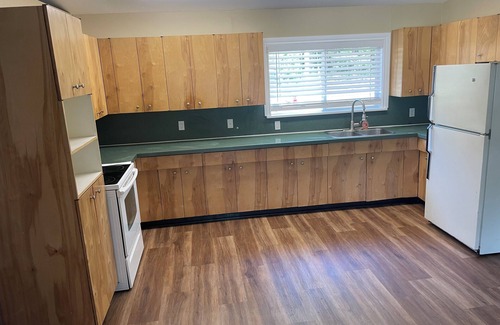 Blind Channel Cabine | Mountain retreat on a private lake with a hot tub and more!