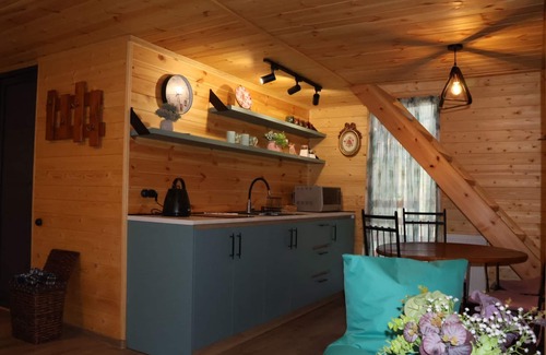 Stepantsminda Chalet De Ski | Mountain Serenity at cozy, Kazbegi Chalet