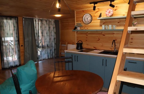 Stepantsminda Chalet De Ski | Mountain Serenity at cozy, Kazbegi Chalet