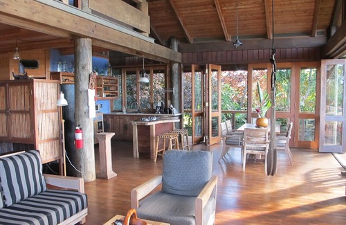 Pauwela Maison | Vue sur la montagne à l'océan Pole House @ Maui Adventure Villa
