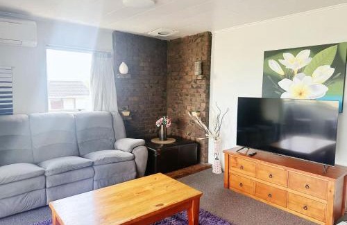 Rotorua Maison | Mountain Top kiwi star holiday home