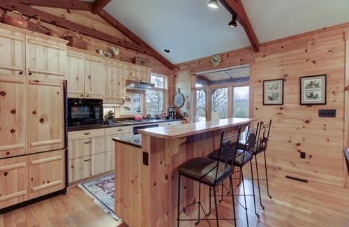 Hot Springs Maison | Mountain Top Lodge with Incredible Views