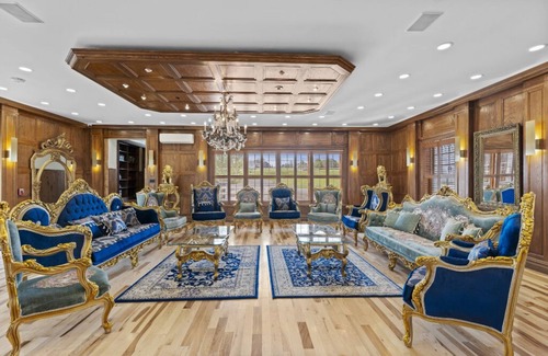 Mt. Bethel Maison | Mountain Valley Mansion/200-Acre Farm/Sleeps 16/Partial Property Rental