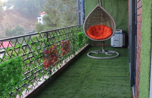 Kumarhatti Appartement | Mountain & Valley View Luxury 2 BHK Kasauli