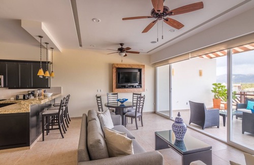San Pedro Mixtepec Station Balnéaire | Mountain View 2 Bedroom Residence with Resort Amenities Steps from the Beach!
