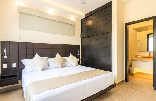San Pedro Mixtepec Station Balnéaire | Mountain View 2 Bedroom Residence with Resort Amenities Steps from the Beach!