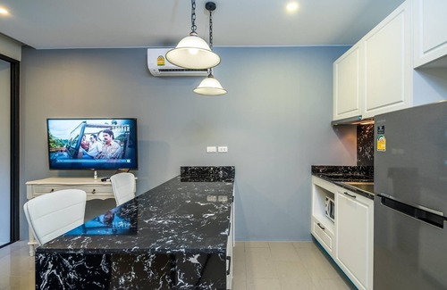 Cherngtalay Appartement | Mountain view apartment in Surin, washer, wifi