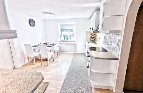 Imst Appartement | Mountain View Apartment. . Near Ski Resort. Family- and Pet-Friendly.