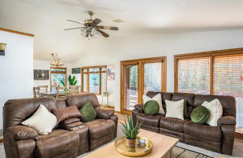 Evergreen Maison | Mountain View Apartment Near Downtown & Trails