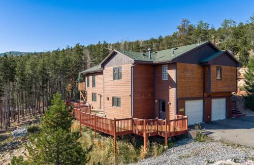 Evergreen Maison | Mountain View Apartment Near Downtown & Trails