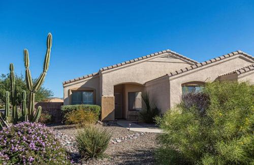 Monterra Knolls Maison | Mountain View Beauty with Pool