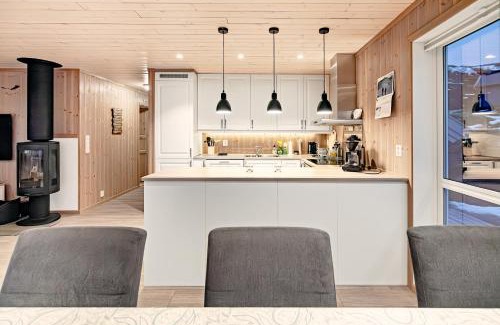Sennesvik Maison | Mountain View Cabin