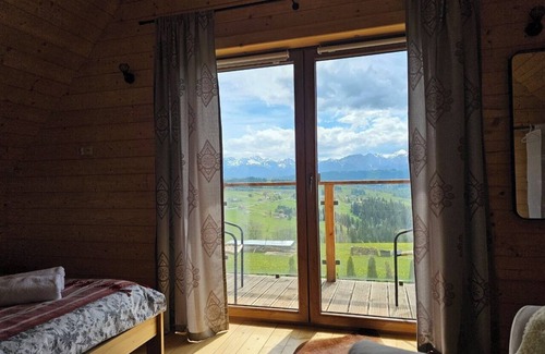 Czarny Dunajec Chalet De Ski | Mountain View Chalet with HotTub and Sauna — 20 Minutes to Zakopane!