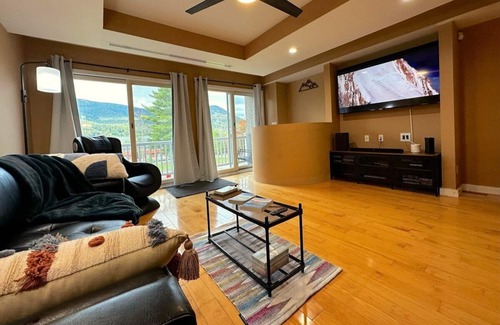 Hunter Maison | Mountain View Chalet - Sleeps 10