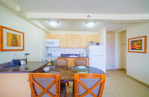 Diamond Head - Kapahulu - St. Louis Copropriété | CONDO 1 CHAMBRE À WAIKIKI | GRANDE MONTAGNE ET VILLE | PARKING ET WIFI!