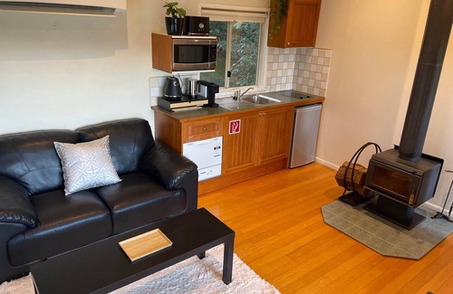 The Patch Maison | Mountain View Cottage - with spa and fireplace