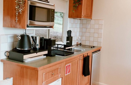 The Patch Maison | Mountain View Cottage - with spa and fireplace