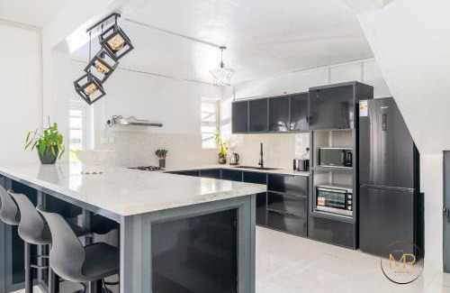 Trianon Maison | Mountain View Escape City Break