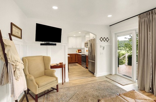 Cocolamus Autre | Mountain View Farm House