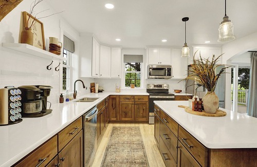 Cocolamus Autre | Mountain View Farm House