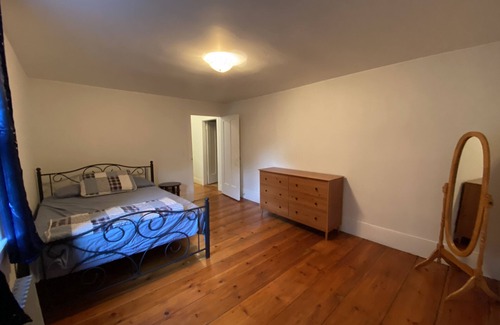 Millerton Autre | Mountain View Farmhouse, pool/hot tub, fire pit, 4 seasons porch, game room
